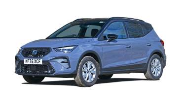 SEAT Arona вид спереди под углом